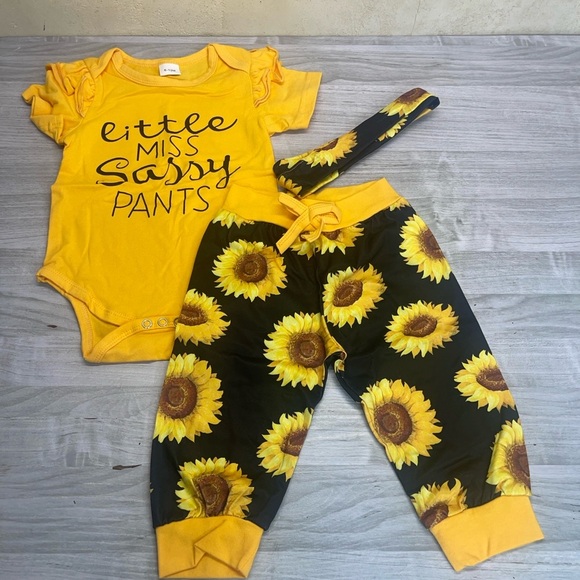 Baby Girl “Little Miss Sassy” Yellow Sunflower Outfit Set size 6-12 Months - Picture 11 of 11
